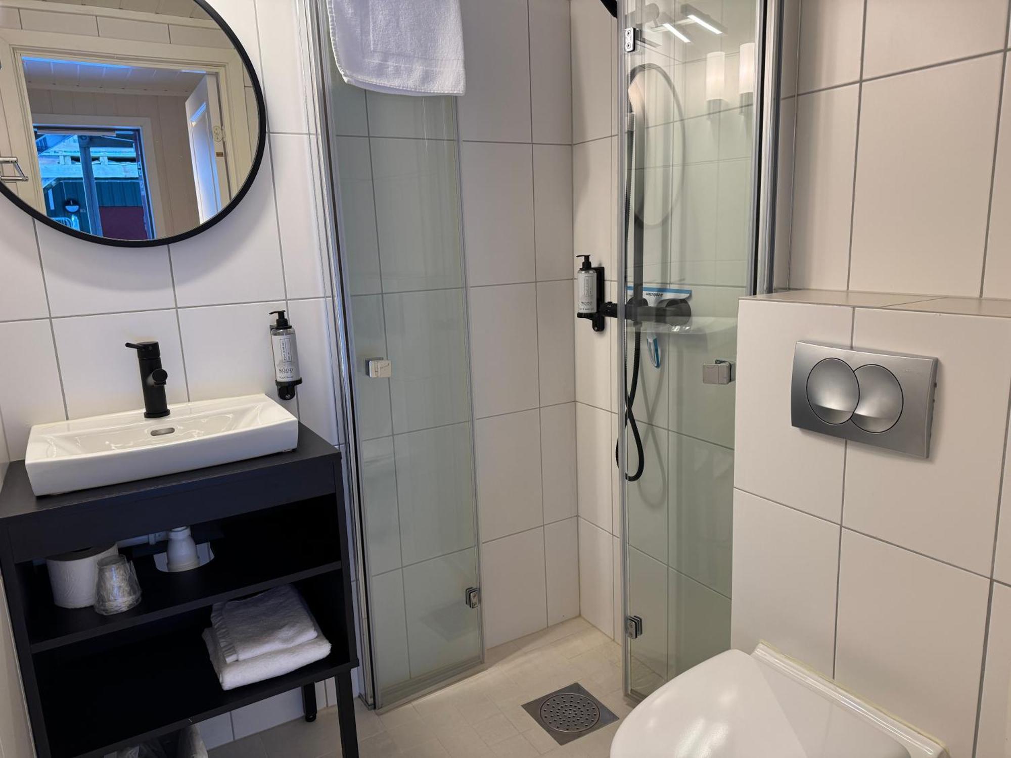 אנדנס Gronnbuene Rorbu Hotel מראה חיצוני תמונה