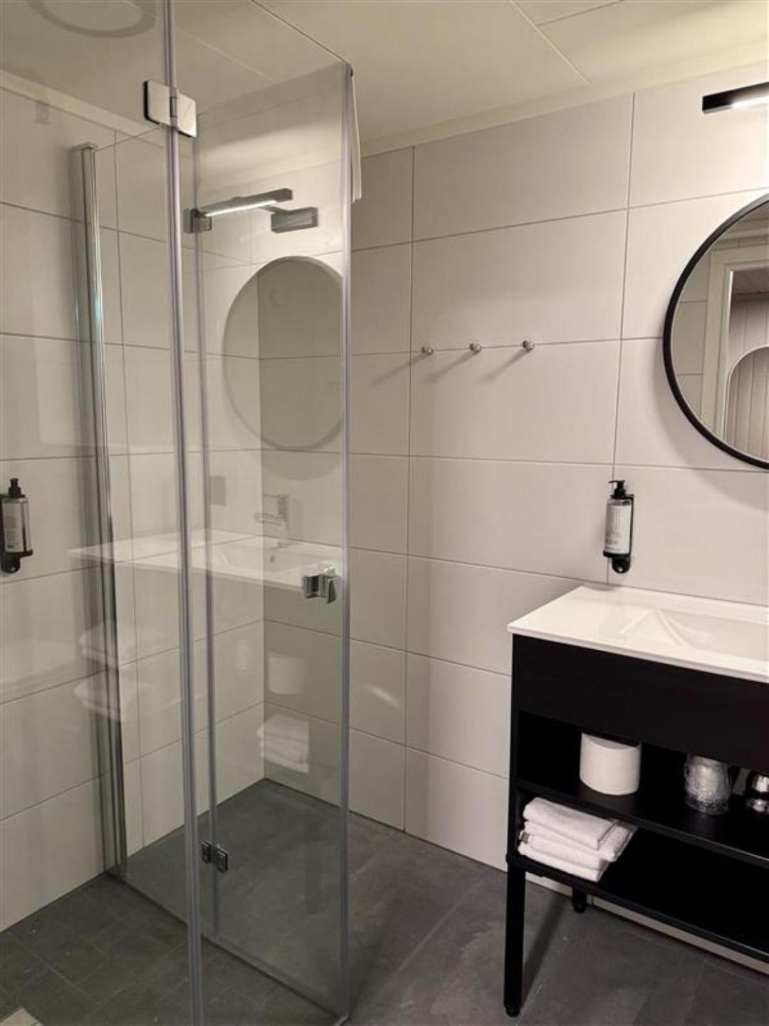 אנדנס Gronnbuene Rorbu Hotel מראה חיצוני תמונה